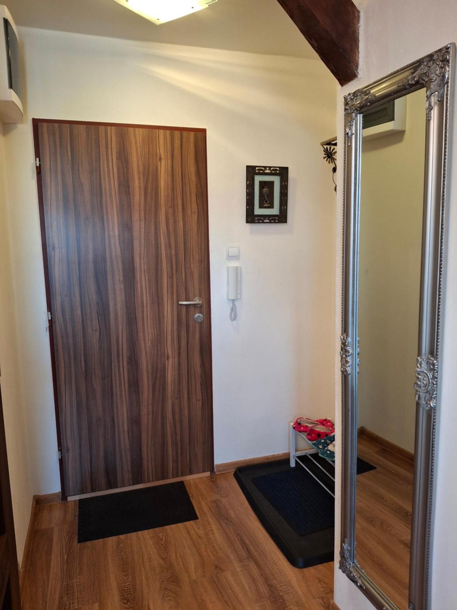 Krasny Podkrovny 3-Izbovy Byt V Sirsom Centre Breza Martin Buitenkant foto